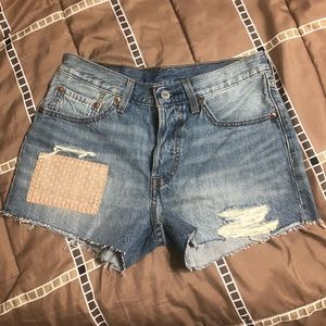 NWOT Mid-Rise Levi’s 501 Shorts